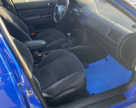 Синій Фольксваген Гольф, об'ємом двигуна 1.6 л та пробігом 380 тис. км за 3200 $, фото 11 на Automoto.ua