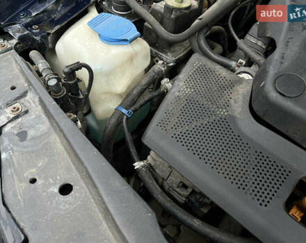 Синий Фольксваген Гольф, объемом двигателя 1.6 л и пробегом 246 тыс. км за 3950 $, фото 29 на Automoto.ua