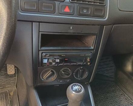 Синий Фольксваген Гольф, объемом двигателя 1.39 л и пробегом 305 тыс. км за 4200 $, фото 20 на Automoto.ua