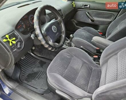 Синий Фольксваген Гольф, объемом двигателя 1.6 л и пробегом 230 тыс. км за 3900 $, фото 9 на Automoto.ua