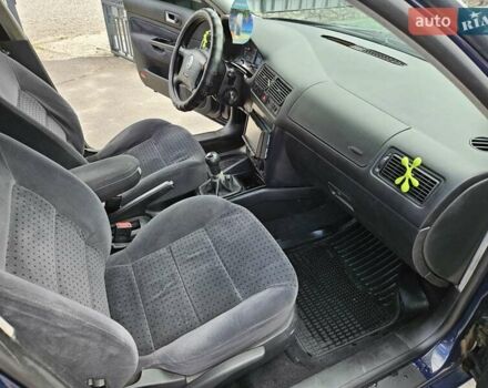 Синий Фольксваген Гольф, объемом двигателя 1.6 л и пробегом 230 тыс. км за 3900 $, фото 10 на Automoto.ua