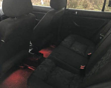 Синий Фольксваген Гольф, объемом двигателя 1.39 л и пробегом 250 тыс. км за 3200 $, фото 5 на Automoto.ua