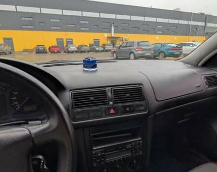 Синий Фольксваген Гольф, объемом двигателя 1.9 л и пробегом 493 тыс. км за 2700 $, фото 18 на Automoto.ua