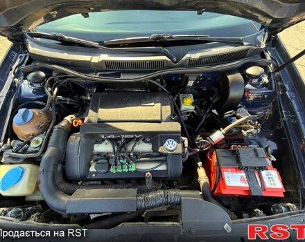 Синий Фольксваген Гольф, объемом двигателя 1.4 л и пробегом 310 тыс. км за 3550 $, фото 3 на Automoto.ua