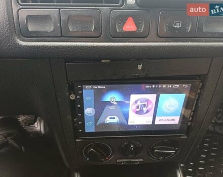 Синий Фольксваген Гольф, объемом двигателя 1.6 л и пробегом 374 тыс. км за 2950 $, фото 12 на Automoto.ua