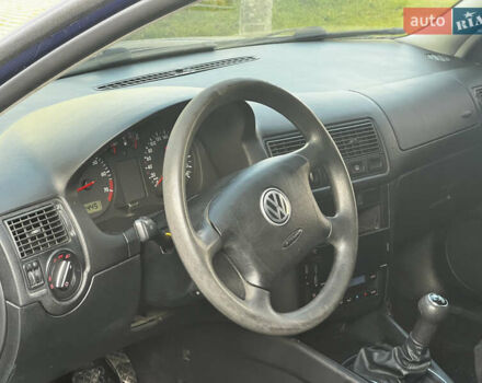 Синий Фольксваген Гольф, объемом двигателя 1.6 л и пробегом 271 тыс. км за 3850 $, фото 15 на Automoto.ua