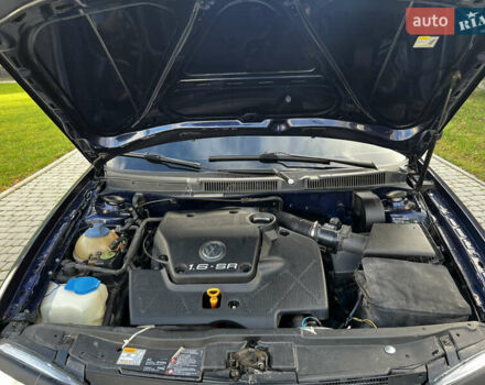 Синий Фольксваген Гольф, объемом двигателя 1.6 л и пробегом 271 тыс. км за 3850 $, фото 26 на Automoto.ua