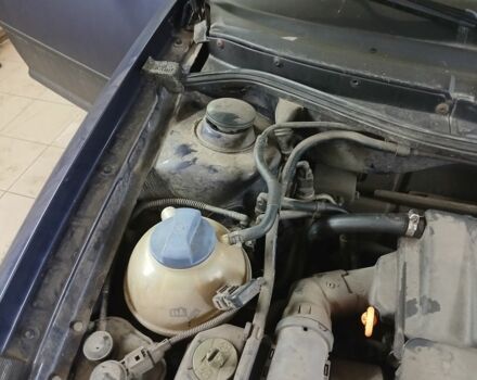 Синий Фольксваген Гольф, объемом двигателя 1.4 л и пробегом 297 тыс. км за 3000 $, фото 14 на Automoto.ua