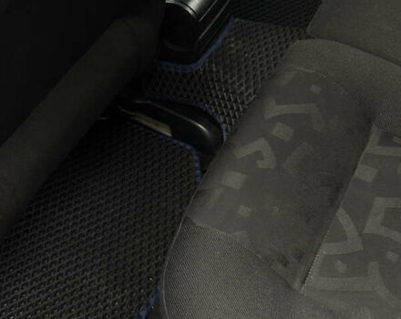 Синий Фольксваген Гольф, объемом двигателя 1.6 л и пробегом 300 тыс. км за 3800 $, фото 4 на Automoto.ua