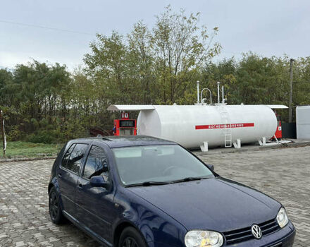 Синий Фольксваген Гольф, объемом двигателя 1.6 л и пробегом 246 тыс. км за 3950 $, фото 1 на Automoto.ua