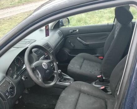 Синий Фольксваген Гольф, объемом двигателя 1.4 л и пробегом 233 тыс. км за 2500 $, фото 4 на Automoto.ua