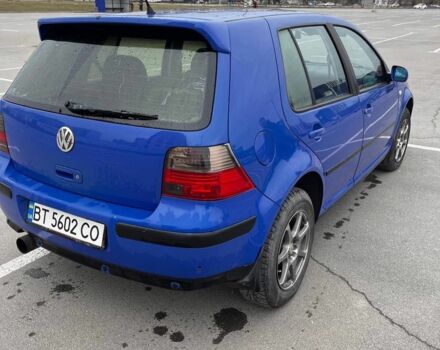 Синий Фольксваген Гольф, объемом двигателя 1.6 л и пробегом 300 тыс. км за 3200 $, фото 1 на Automoto.ua