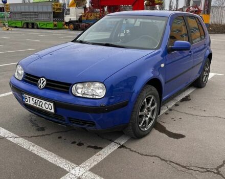 Синий Фольксваген Гольф, объемом двигателя 1.6 л и пробегом 300 тыс. км за 3200 $, фото 5 на Automoto.ua