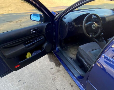 Синий Фольксваген Гольф, объемом двигателя 1.6 л и пробегом 360 тыс. км за 3700 $, фото 3 на Automoto.ua