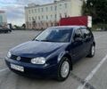 Синий Фольксваген Гольф, объемом двигателя 1.6 л и пробегом 390 тыс. км за 4308 $, фото 1 на Automoto.ua