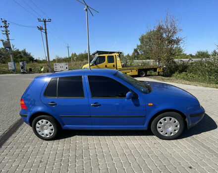 Синий Фольксваген Гольф, объемом двигателя 1.39 л и пробегом 350 тыс. км за 2900 $, фото 2 на Automoto.ua