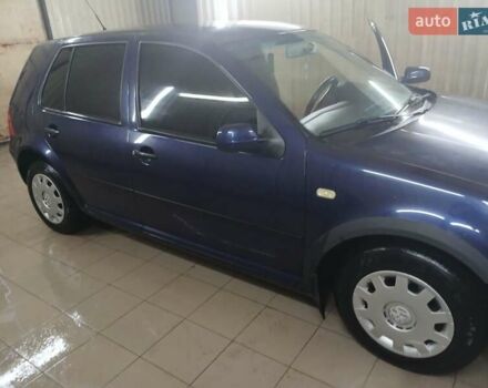Синий Фольксваген Гольф, объемом двигателя 1.39 л и пробегом 275 тыс. км за 2900 $, фото 1 на Automoto.ua