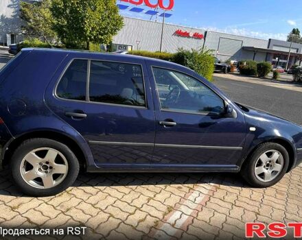 Синий Фольксваген Гольф, объемом двигателя 1.6 л и пробегом 283 тыс. км за 2850 $, фото 5 на Automoto.ua