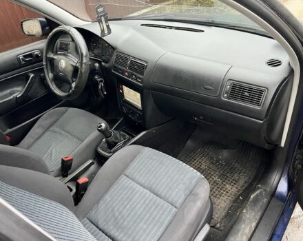 Синий Фольксваген Гольф, объемом двигателя 1.4 л и пробегом 355 тыс. км за 1850 $, фото 5 на Automoto.ua