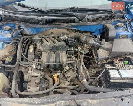 Синий Фольксваген Гольф, объемом двигателя 1.6 л и пробегом 374 тыс. км за 2950 $, фото 10 на Automoto.ua