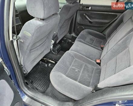 Синий Фольксваген Гольф, объемом двигателя 1.6 л и пробегом 230 тыс. км за 3900 $, фото 13 на Automoto.ua