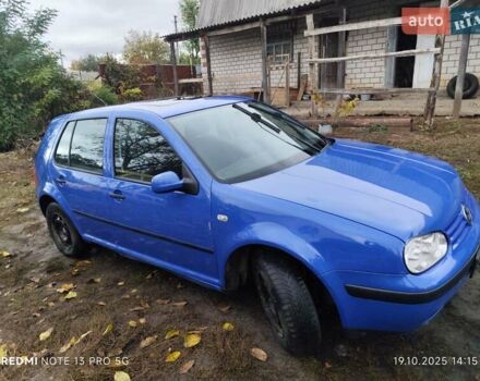 Синий Фольксваген Гольф, объемом двигателя 1.6 л и пробегом 249 тыс. км за 3200 $, фото 1 на Automoto.ua