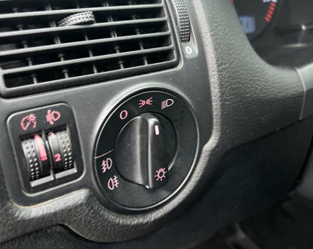 Синий Фольксваген Гольф, объемом двигателя 1.9 л и пробегом 231 тыс. км за 4550 $, фото 24 на Automoto.ua