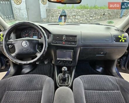 Синий Фольксваген Гольф, объемом двигателя 1.6 л и пробегом 230 тыс. км за 3900 $, фото 11 на Automoto.ua