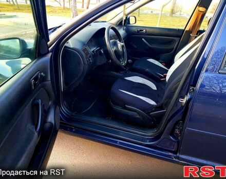 Синий Фольксваген Гольф, объемом двигателя 1.9 л и пробегом 211 тыс. км за 3600 $, фото 12 на Automoto.ua