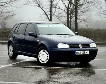 Синий Фольксваген Гольф, объемом двигателя 1.39 л и пробегом 200 тыс. км за 3699 $, фото 1 на Automoto.ua