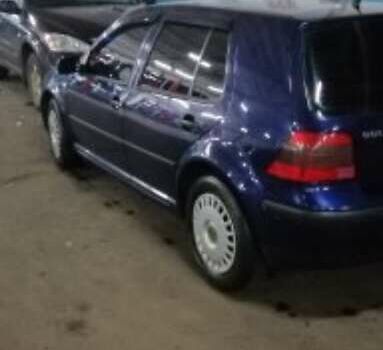 Синий Фольксваген Гольф, объемом двигателя 1.4 л и пробегом 240 тыс. км за 4000 $, фото 4 на Automoto.ua