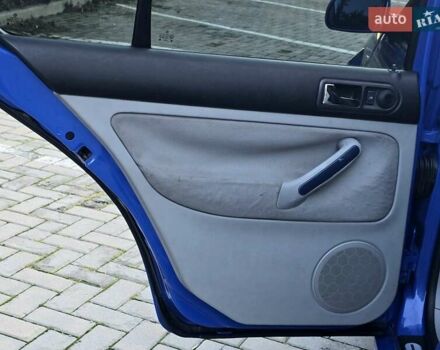 Синий Фольксваген Гольф, объемом двигателя 1.6 л и пробегом 200 тыс. км за 3500 $, фото 17 на Automoto.ua