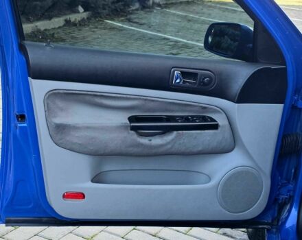 Синий Фольксваген Гольф, объемом двигателя 1.6 л и пробегом 200 тыс. км за 3500 $, фото 9 на Automoto.ua