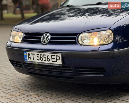 Синий Фольксваген Гольф, объемом двигателя 1.6 л и пробегом 248 тыс. км за 3599 $, фото 2 на Automoto.ua