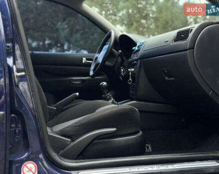 Синий Фольксваген Гольф, объемом двигателя 1.6 л и пробегом 248 тыс. км за 3599 $, фото 26 на Automoto.ua