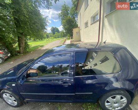 Синий Фольксваген Гольф, объемом двигателя 1.9 л и пробегом 350 тыс. км за 4300 $, фото 2 на Automoto.ua