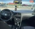 Синій Фольксваген Гольф, об'ємом двигуна 1.39 л та пробігом 204 тис. км за 3750 $, фото 12 на Automoto.ua