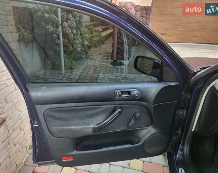 Синий Фольксваген Гольф, объемом двигателя 1.6 л и пробегом 302 тыс. км за 3900 $, фото 9 на Automoto.ua