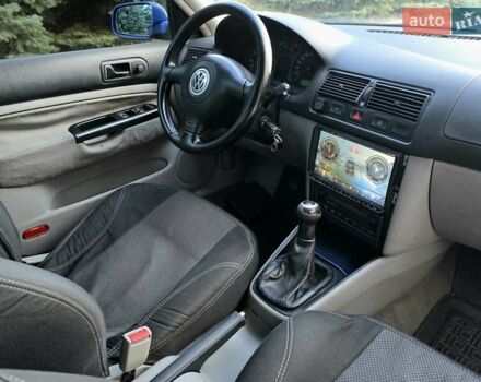 Синий Фольксваген Гольф, объемом двигателя 1.6 л и пробегом 200 тыс. км за 3500 $, фото 25 на Automoto.ua