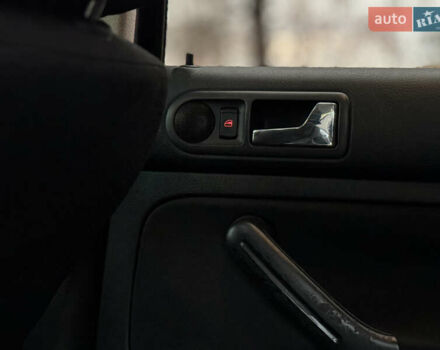 Синий Фольксваген Гольф, объемом двигателя 1.6 л и пробегом 248 тыс. км за 3599 $, фото 21 на Automoto.ua