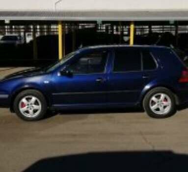 Синий Фольксваген Гольф, объемом двигателя 1.4 л и пробегом 240 тыс. км за 4000 $, фото 3 на Automoto.ua