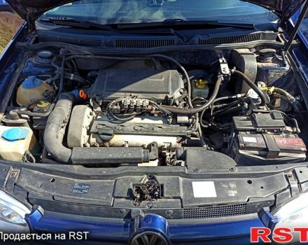 Синий Фольксваген Гольф, объемом двигателя 1.6 л и пробегом 230 тыс. км за 4400 $, фото 5 на Automoto.ua