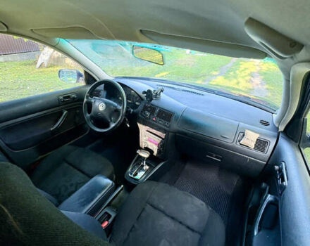 Синий Фольксваген Гольф, объемом двигателя 1.6 л и пробегом 247 тыс. км за 4200 $, фото 4 на Automoto.ua