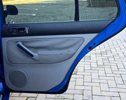 Синий Фольксваген Гольф, объемом двигателя 1.6 л и пробегом 200 тыс. км за 3500 $, фото 14 на Automoto.ua