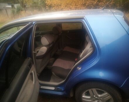 Синий Фольксваген Гольф, объемом двигателя 1.6 л и пробегом 425 тыс. км за 3500 $, фото 4 на Automoto.ua