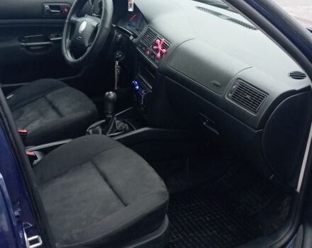 Синий Фольксваген Гольф, объемом двигателя 1.9 л и пробегом 338 тыс. км за 2100 $, фото 7 на Automoto.ua