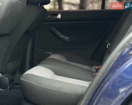 Синий Фольксваген Гольф, объемом двигателя 1.6 л и пробегом 248 тыс. км за 3599 $, фото 20 на Automoto.ua