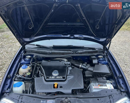 Синий Фольксваген Гольф, объемом двигателя 1.6 л и пробегом 192 тыс. км за 3999 $, фото 17 на Automoto.ua