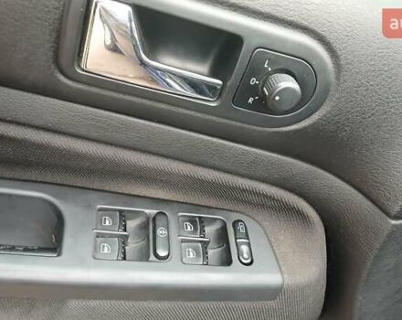 Синий Фольксваген Гольф, объемом двигателя 1.39 л и пробегом 203 тыс. км за 4100 $, фото 12 на Automoto.ua