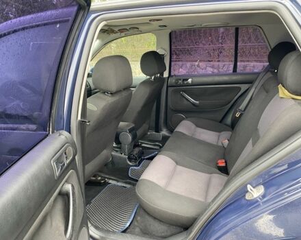 Синій Фольксваген Гольф, об'ємом двигуна 1.6 л та пробігом 275 тис. км за 3600 $, фото 5 на Automoto.ua